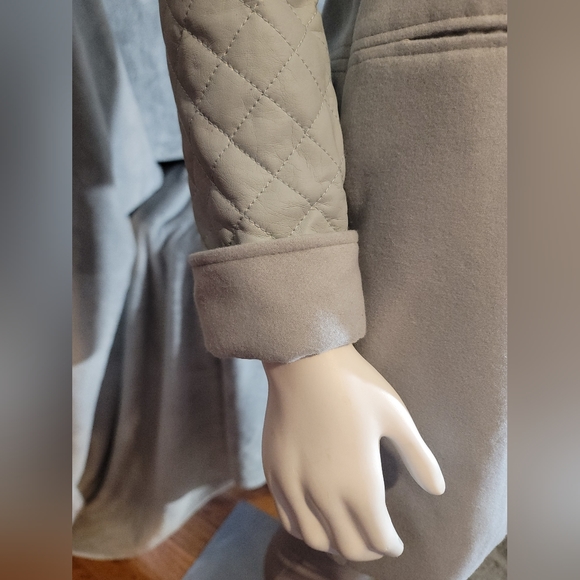 🚨REDUCED!! Trench Coat - Picture 3 of 7